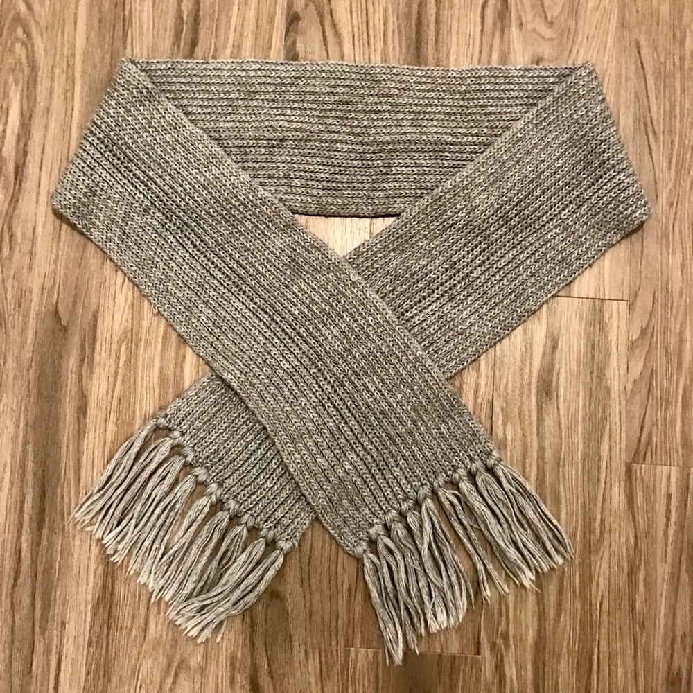 Levi’s scarf